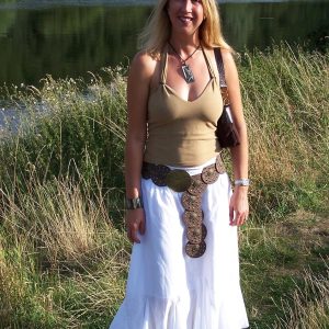 Une archéologue à fleur de peau Julia - rencontre-MILF-Dunkerque