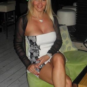 Emmanuelle - rencontre-Milf-Nanterre