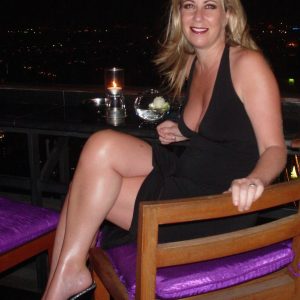 45 ans à Nîmes cherche mec sans encombrements Maïna - rencontre-MILF-Nîmes
